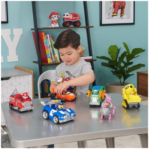 Paw Patrol, Marshall Deluxe Movie Transforming Fire Truck Toy Car with Collectible Action Figure, Kids Toys for Ages 3 and up, Multicolor - Image 6